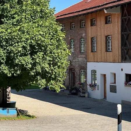Lägenhet Falternhof Loft - Geschichte Trifft Auf Design Höslwang